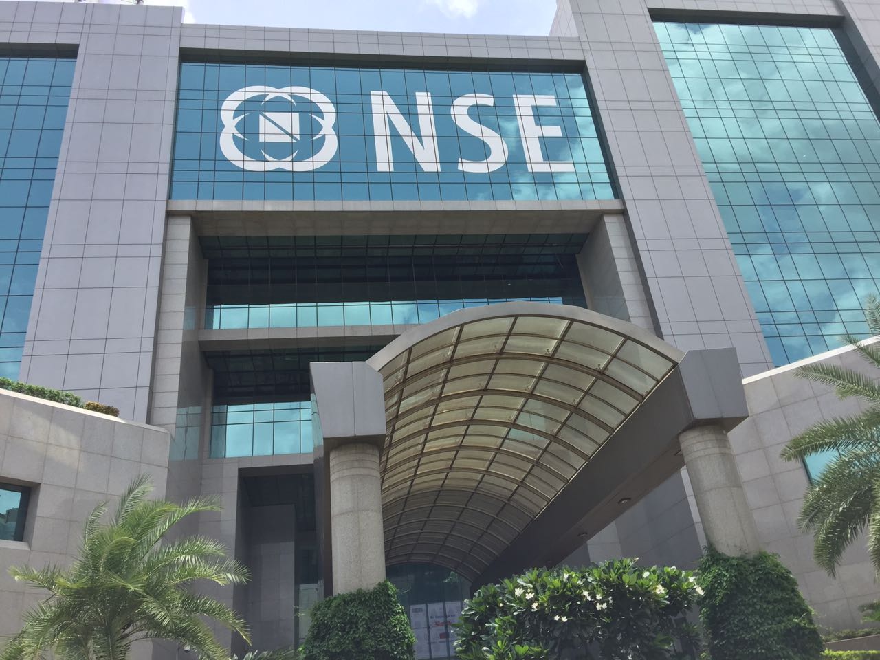 Stocks To Watch: Biocon, DLF, Dr. Reddy&rsquo;s, Hero MotoCorp, Infosys, VST Tillers